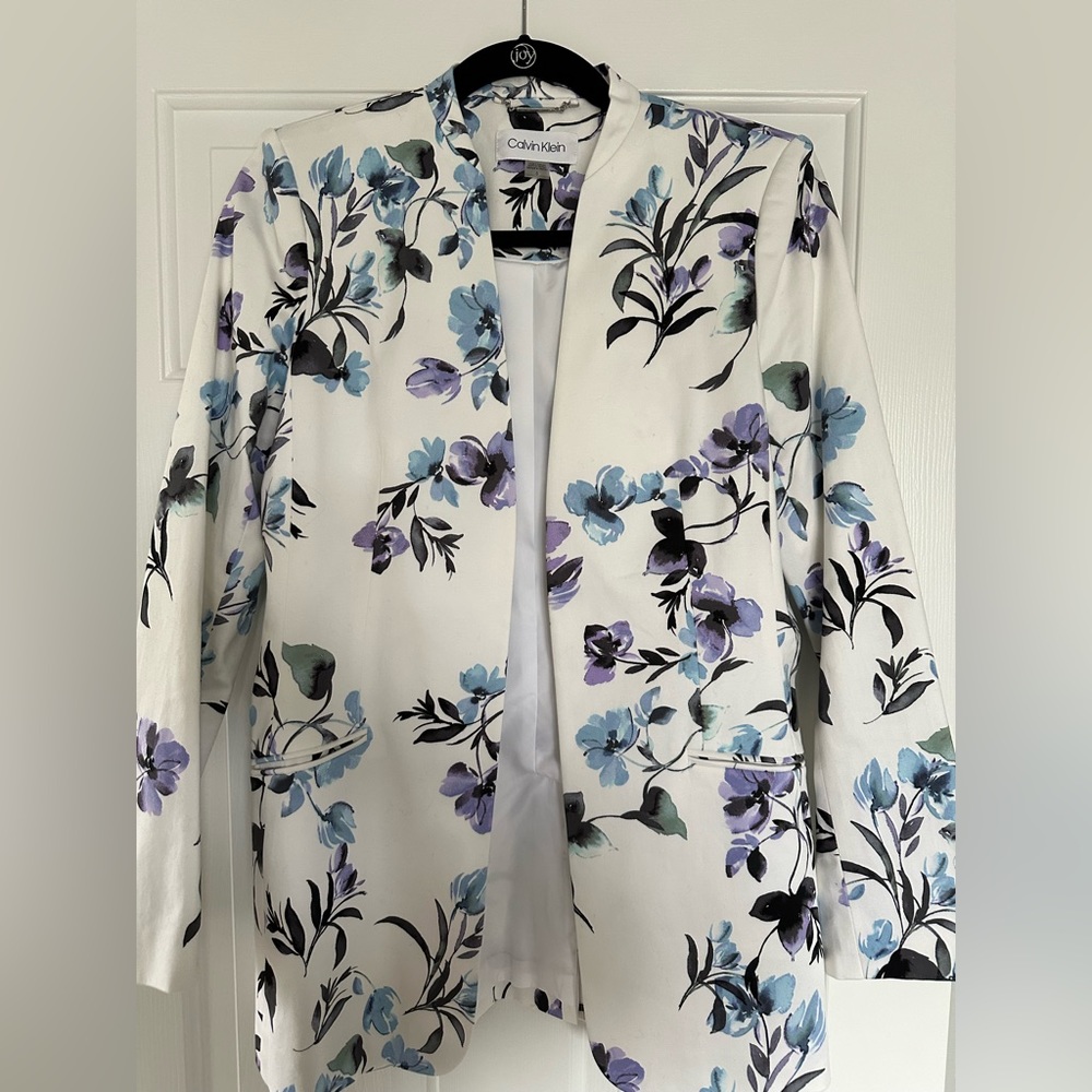 Like New - Calvin Klein Floral Print Blazer - Size 6